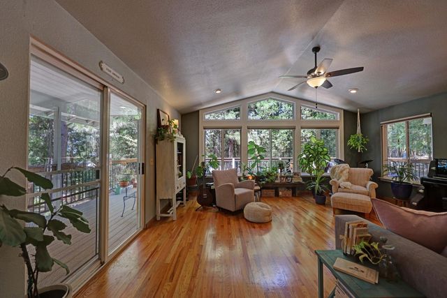 20091 Eaglecrest Dr, Foresthill, CA 95631