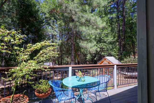 20091 Eaglecrest Dr, Foresthill, CA 95631