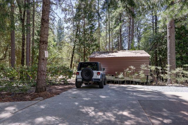 20091 Eaglecrest Dr, Foresthill, CA 95631