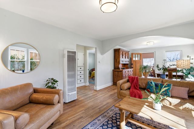 611 Keleher Avenue NW, Albuquerque, NM 87102