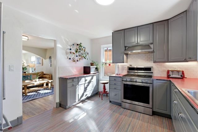 611 Keleher Avenue NW, Albuquerque, NM 87102