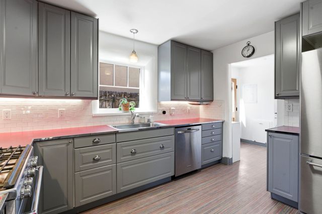 611 Keleher Avenue NW, Albuquerque, NM 87102