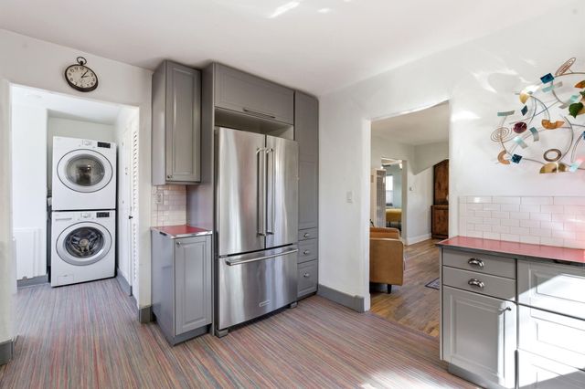 611 Keleher Avenue NW, Albuquerque, NM 87102