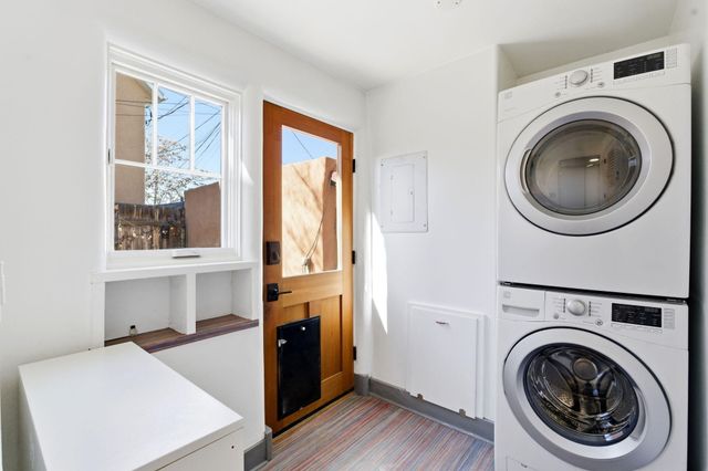 611 Keleher Avenue NW, Albuquerque, NM 87102