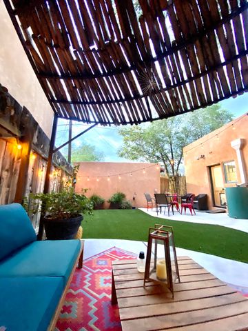 611 Keleher Avenue NW, Albuquerque, NM 87102