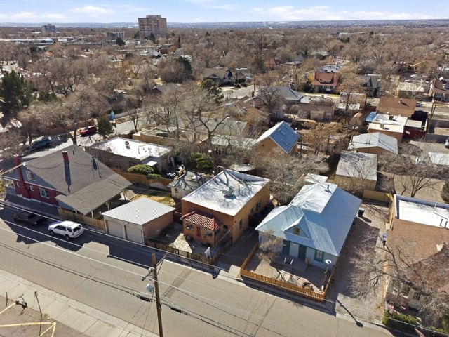 611 Keleher Avenue NW, Albuquerque, NM 87102