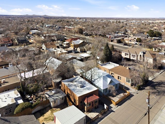 611 Keleher Avenue NW, Albuquerque, NM 87102