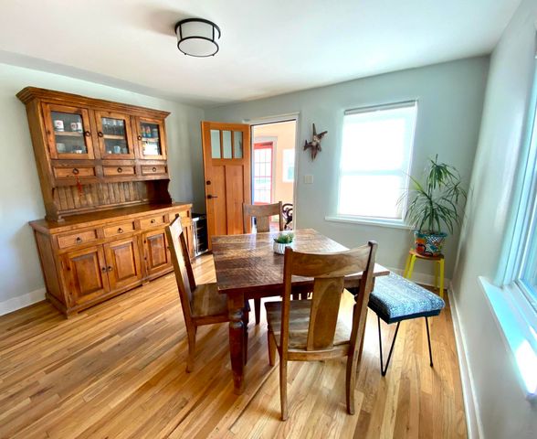 611 Keleher Avenue NW, Albuquerque, NM 87102