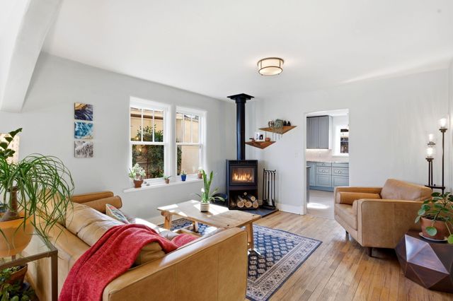 611 Keleher Avenue NW, Albuquerque, NM 87102