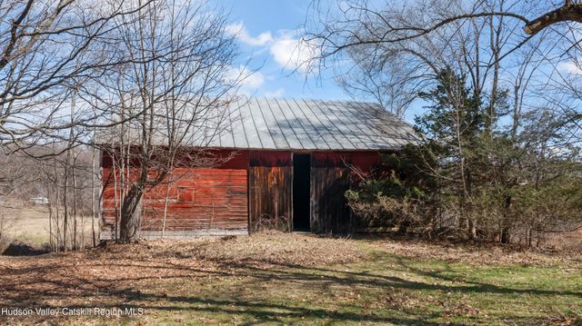 24 Schmidt Road, Ghent, NY 12075