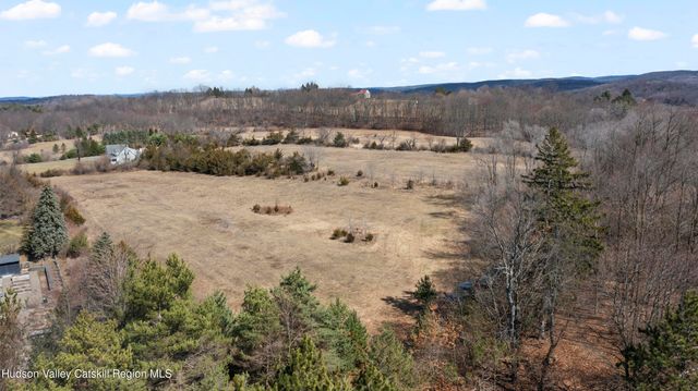 24 Schmidt Road, Ghent, NY 12075