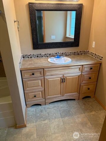 1150 NE Larson Boulevard, Belfair, WA 98528