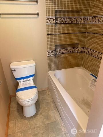 1150 NE Larson Boulevard, Belfair, WA 98528