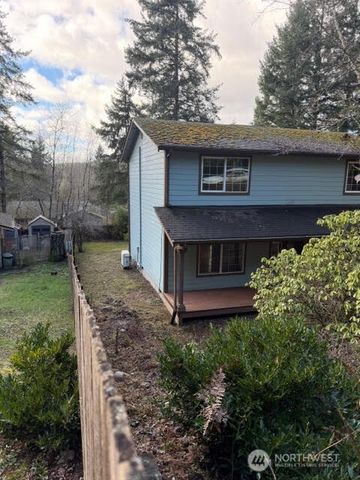 1150 NE Larson Boulevard, Belfair, WA 98528