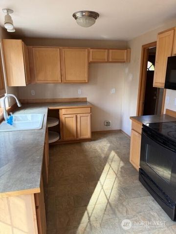 1150 NE Larson Boulevard, Belfair, WA 98528