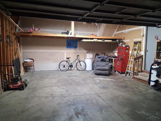 3333 Herrington Drive, Holly, MI 48442