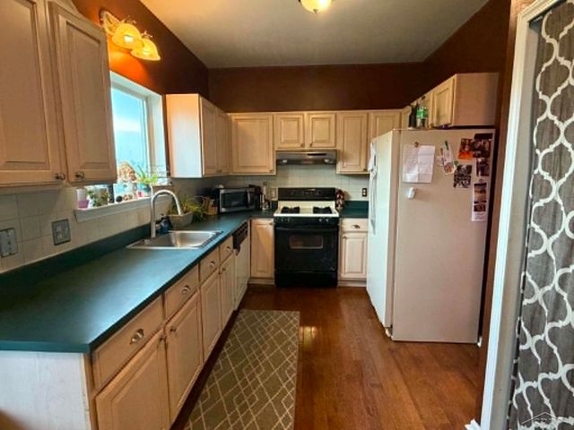 3333 Herrington Drive, Holly, MI 48442