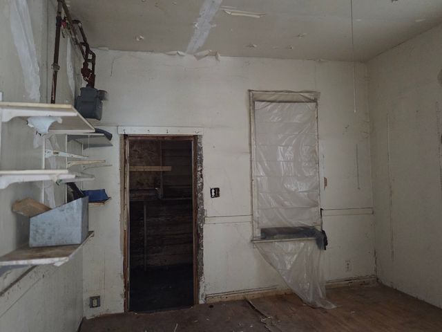 8847 S BURLEY Avenue, Chicago, IL 60617