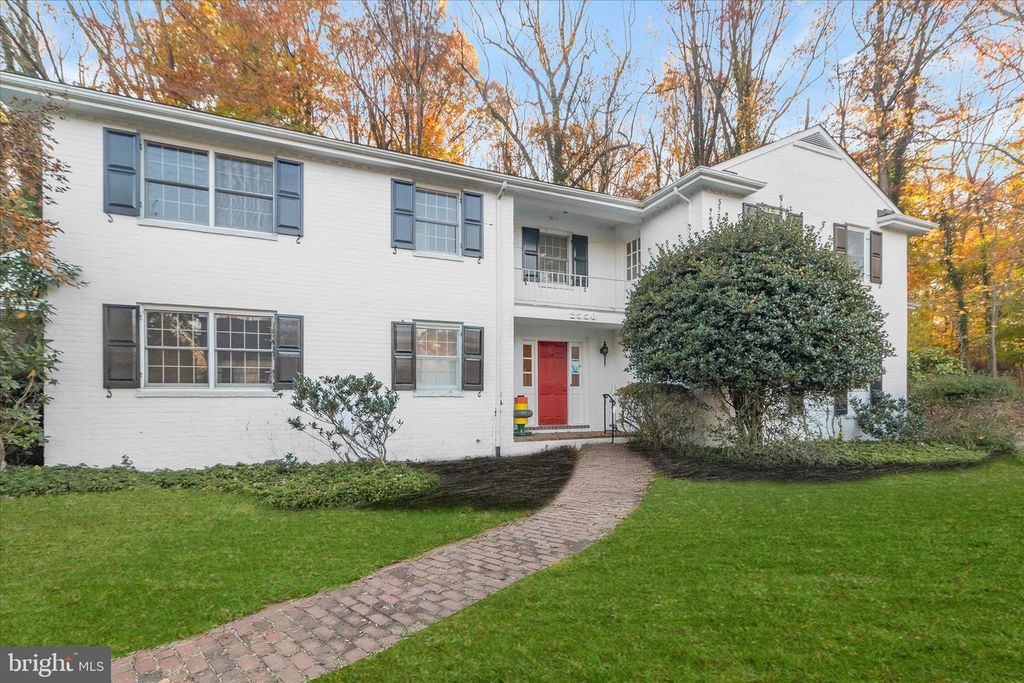 Image 2 of property listing at 2550 PICKWICK RD, Baltimore, MD 21207