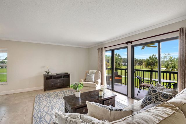 18350 SE WOOD HAVEN Lane F, Jupiter, FL 33469