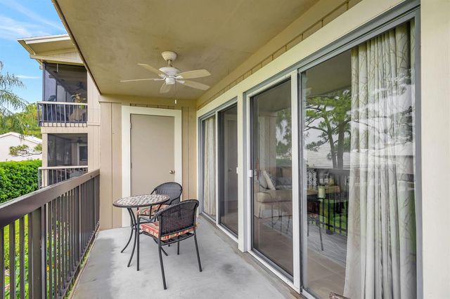 18350 SE WOOD HAVEN Lane F, Jupiter, FL 33469