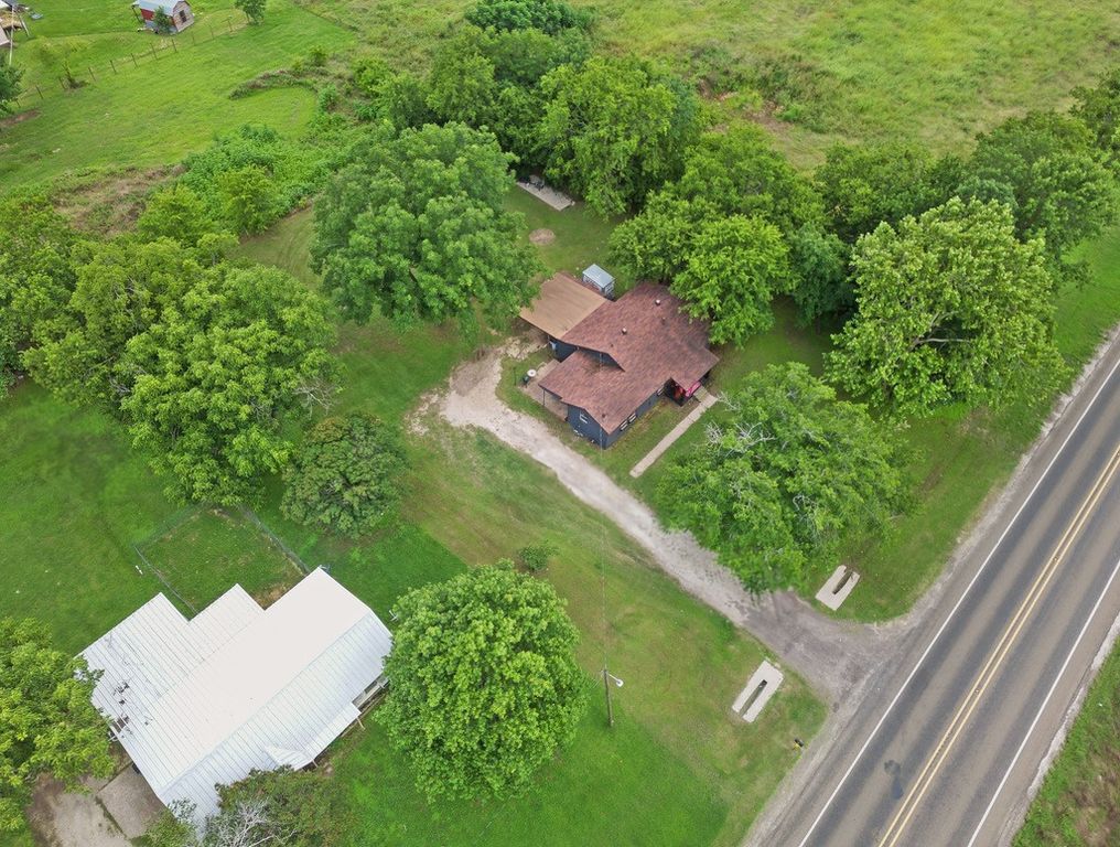 601 E San Saba Street, Wortham, TX 76693