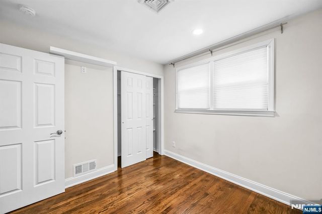 23 Hampshire Road, Paramus, NJ 07652