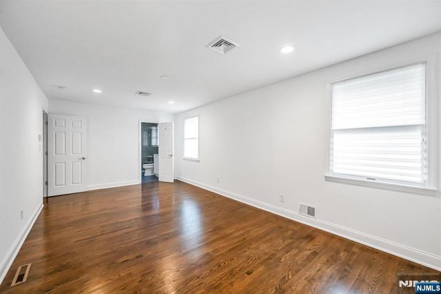 23 Hampshire Road, Paramus, NJ 07652