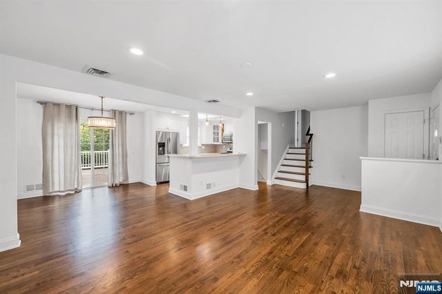 23 Hampshire Road, Paramus, NJ 07652