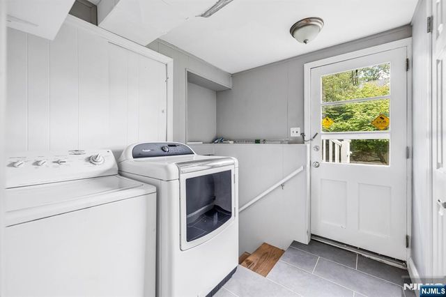 23 Hampshire Road, Paramus, NJ 07652