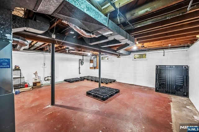23 Hampshire Road, Paramus, NJ 07652