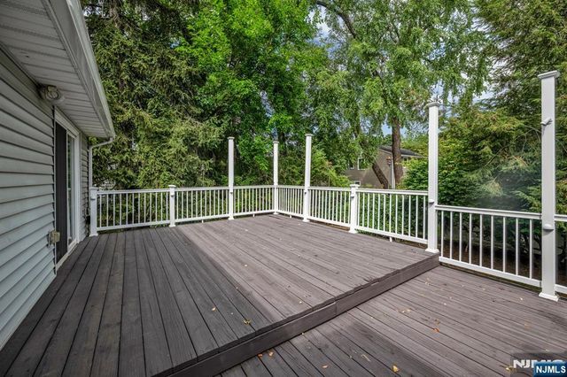 23 Hampshire Road, Paramus, NJ 07652