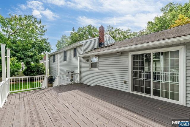 23 Hampshire Road, Paramus, NJ 07652