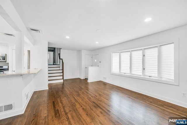 23 Hampshire Road, Paramus, NJ 07652