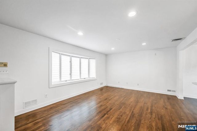 23 Hampshire Road, Paramus, NJ 07652