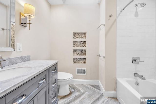 23 Hampshire Road, Paramus, NJ 07652