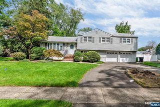 23 Hampshire Road, Paramus, NJ 07652
