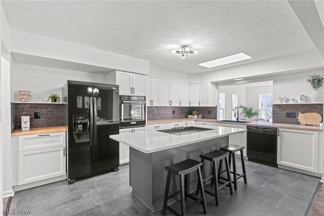 3520 Shellhart Road, Norton, OH 44203