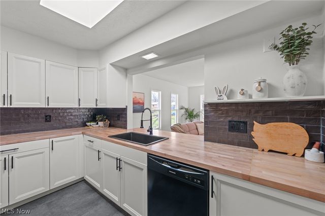 3520 Shellhart Road, Norton, OH 44203