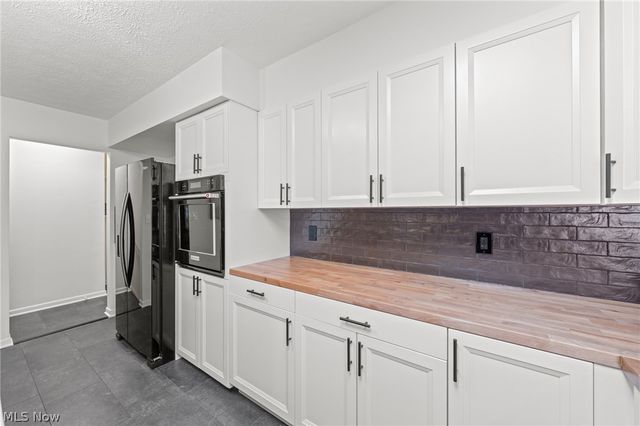 3520 Shellhart Road, Norton, OH 44203