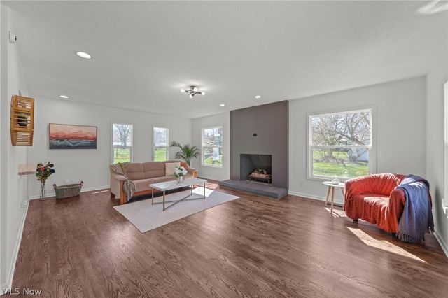 3520 Shellhart Road, Norton, OH 44203