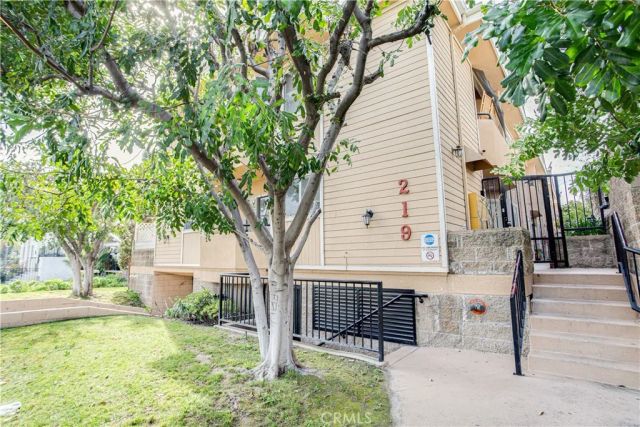 219 N Adams 8, Glendale, CA 91206