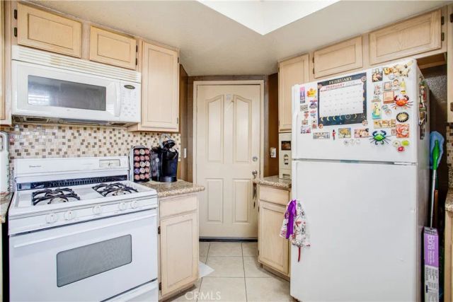 219 N Adams 8, Glendale, CA 91206
