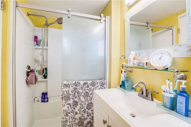 219 N Adams 8, Glendale, CA 91206