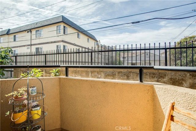 219 N Adams 8, Glendale, CA 91206