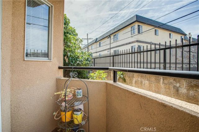 219 N Adams 8, Glendale, CA 91206