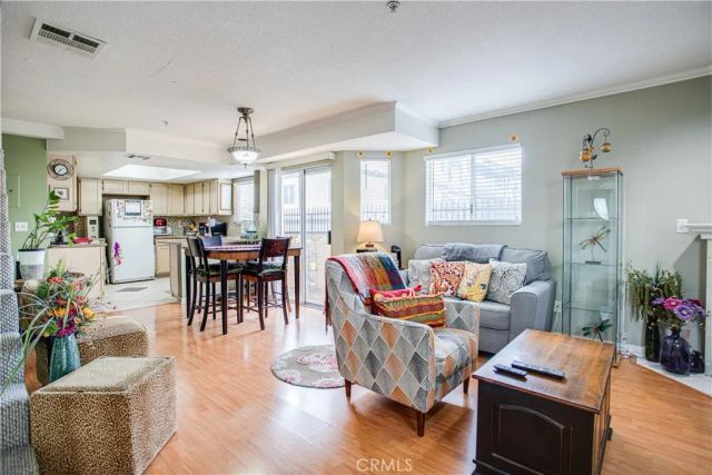 219 N Adams 8, Glendale, CA 91206