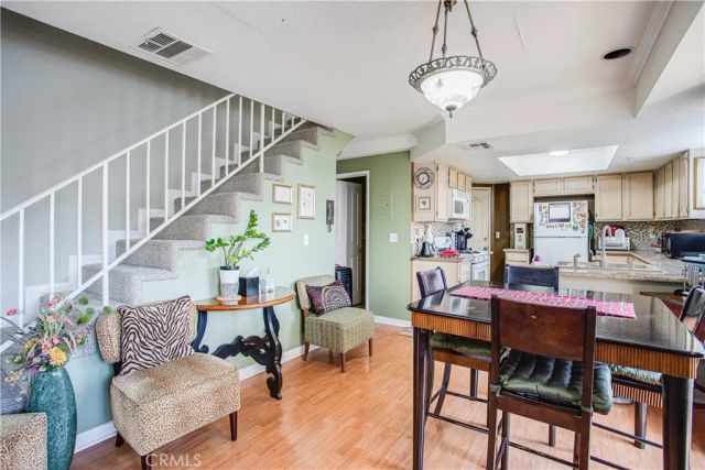 219 N Adams 8, Glendale, CA 91206
