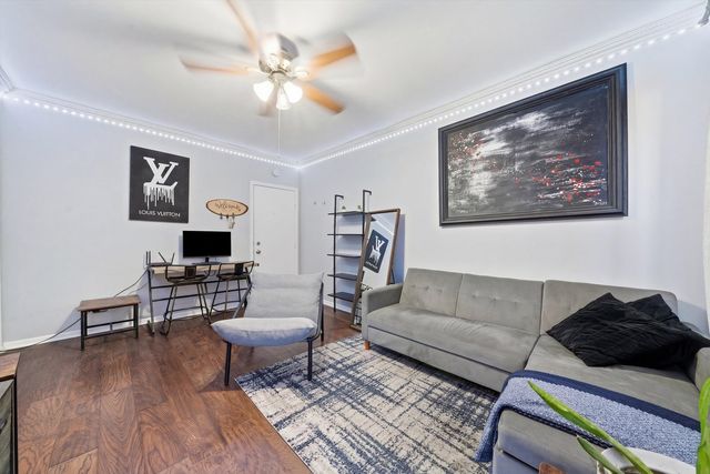 4240 N Clarendon Avenue 209N, Chicago, IL 60613