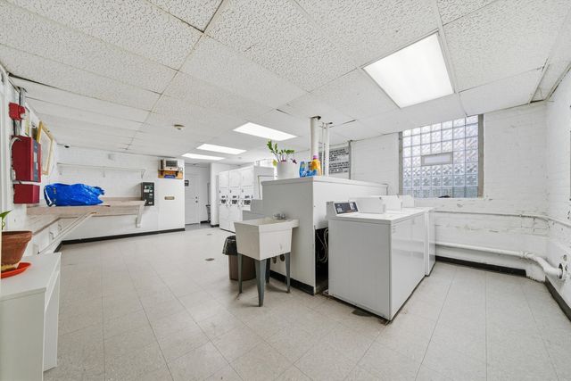 4240 N Clarendon Avenue 209N, Chicago, IL 60613